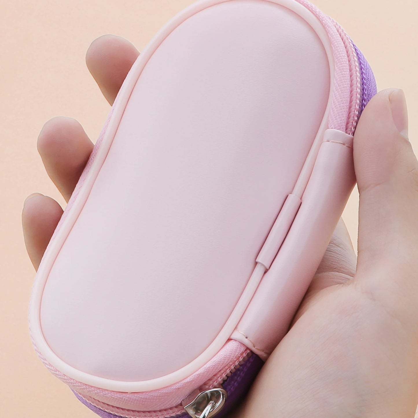 Makeup brush travel pouch